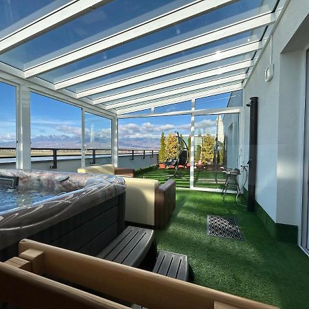 פופראד Tatra Billetee Apartman S Luxusnym Vyhladom Na Vysoketatry A Sukromnym Wellness מראה חיצוני תמונה