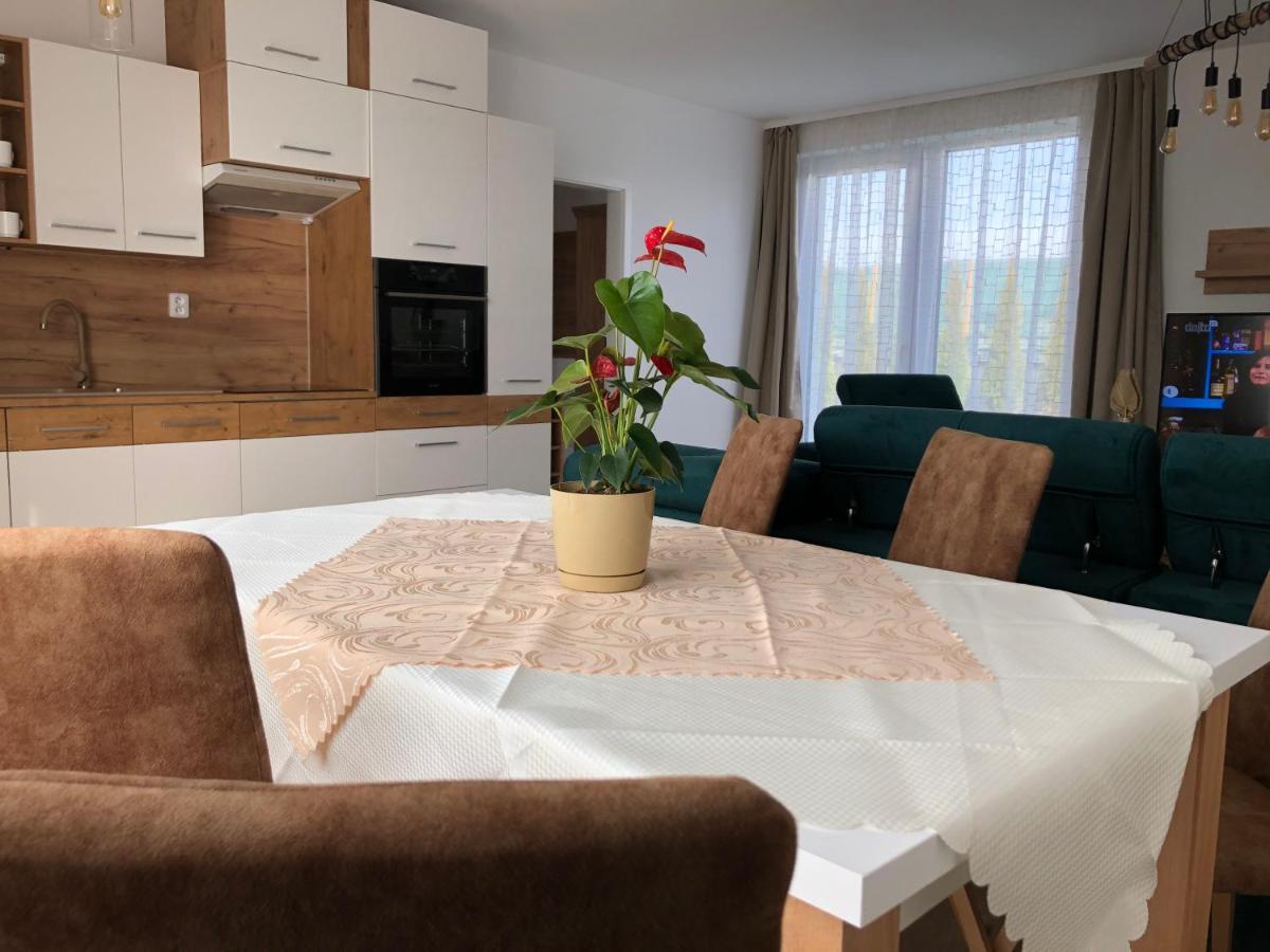 פופראד Tatra Billetee Apartman S Luxusnym Vyhladom Na Vysoketatry A Sukromnym Wellness מראה חיצוני תמונה