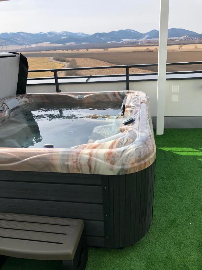פופראד Tatra Billetee Apartman S Luxusnym Vyhladom Na Vysoketatry A Sukromnym Wellness מראה חיצוני תמונה