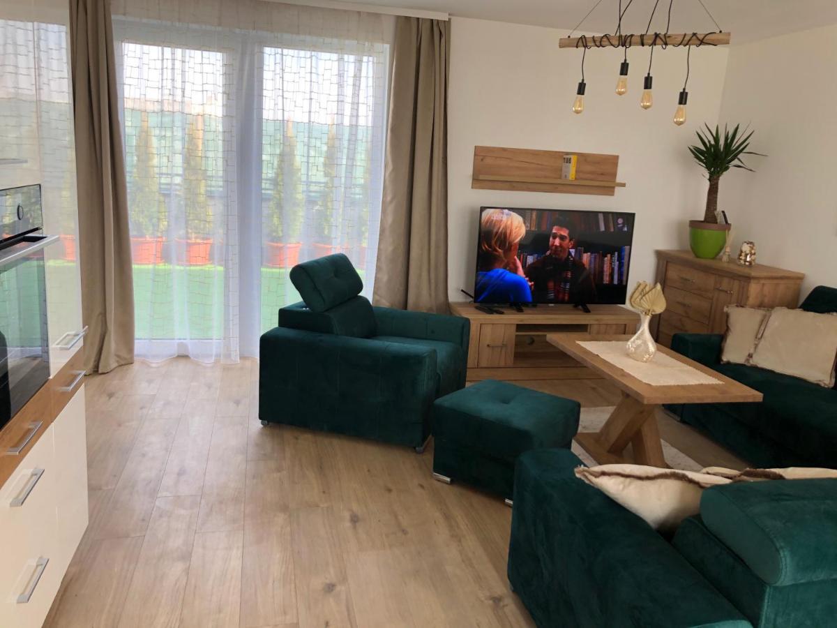 פופראד Tatra Billetee Apartman S Luxusnym Vyhladom Na Vysoketatry A Sukromnym Wellness מראה חיצוני תמונה